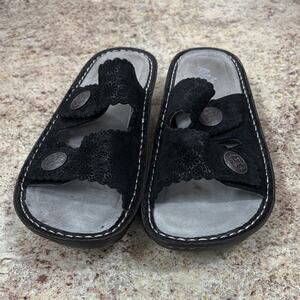 Alegria Sandra Pinwheel women’s 38 or 8 Black Floral slip on flat slide sandals